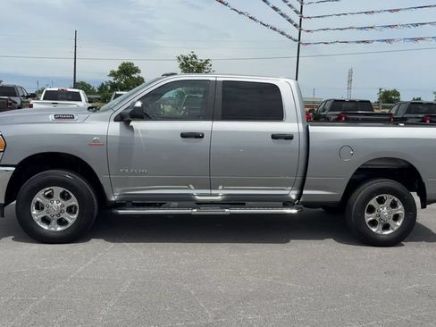 Used 2022 RAM 2500 Big Horn AWD/4WD image 3
