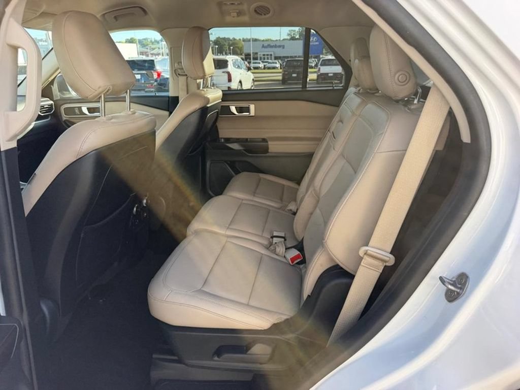 Used 2020 Ford Explorer XLT w/ Equipment Group 202A AWD/4WD image 10