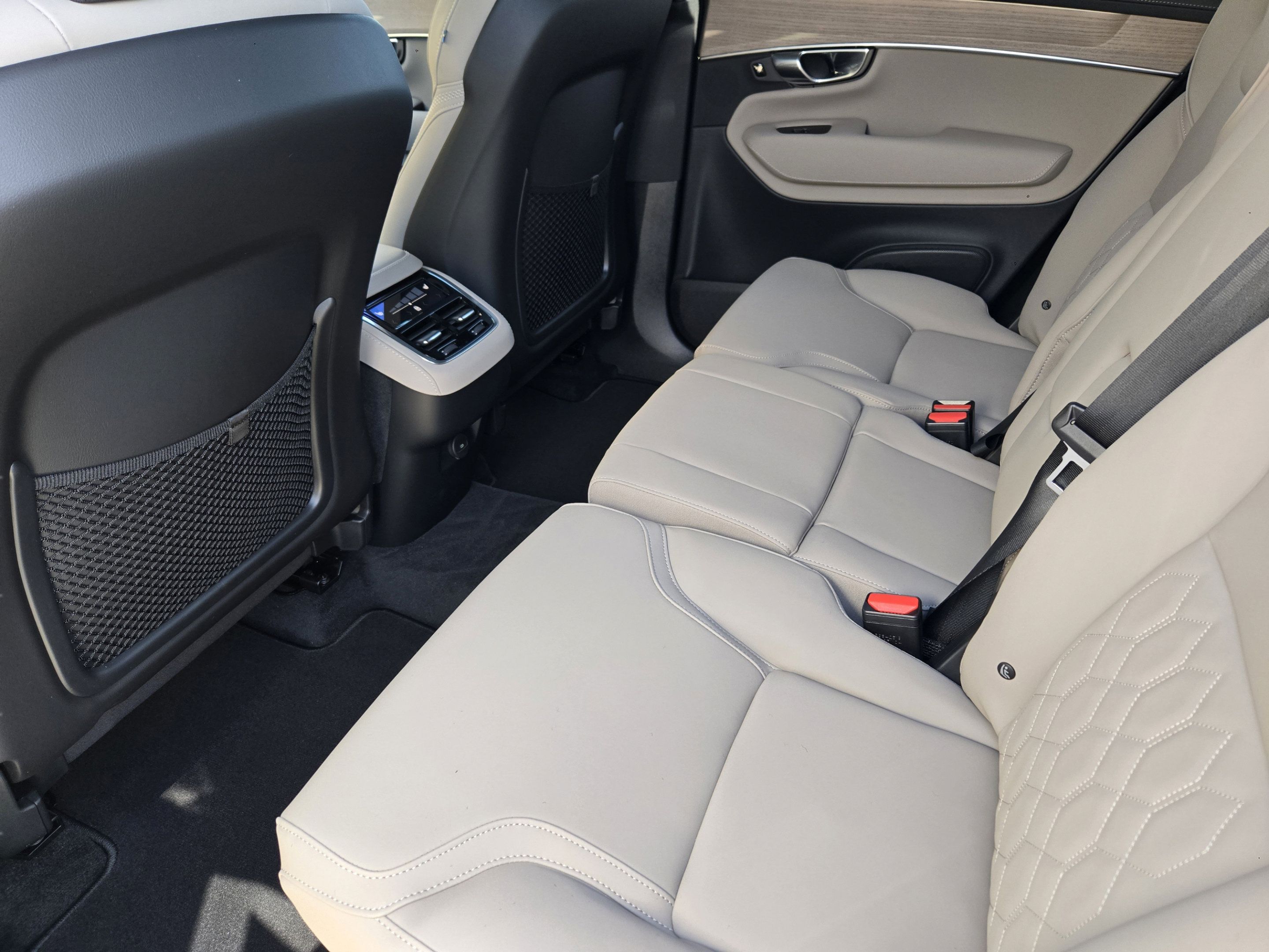 Used 2026 Volvo XC90 B6 Plus w/ Protection Package Premier AWD/4WD image 30
