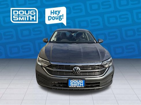 Used 2024 Volkswagen Jetta SE image 6
