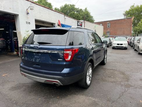 Used 2016 Ford Explorer XLT w/ Equipment Group 202A AWD/4WD image 10