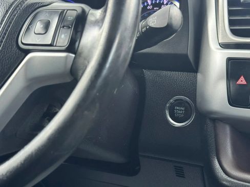 Used 2014 Toyota Highlander XLE AWD/4WD image 27