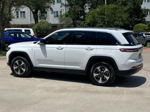 Used 2022 Jeep Grand Cherokee Limited 4xe w/ Luxury Tech Group II AWD/4WD image 3