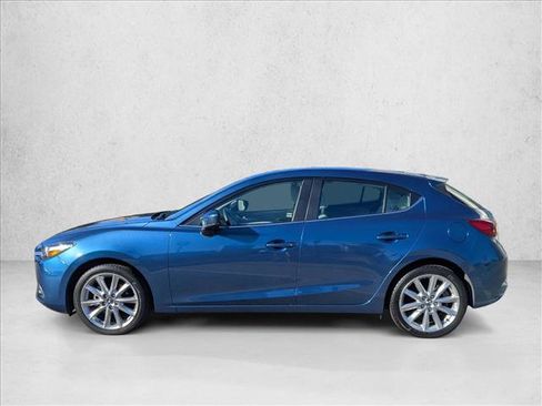 Used 2017 MAZDA MAZDA3 Grand Touring image 8