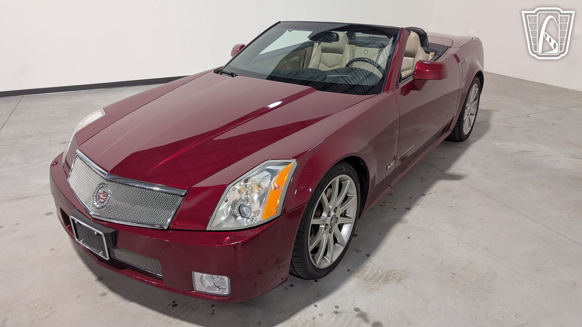 Used 2006 Cadillac XLR V RWD image 2