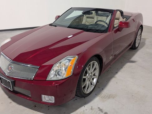 Used 2006 Cadillac XLR V RWD image 2