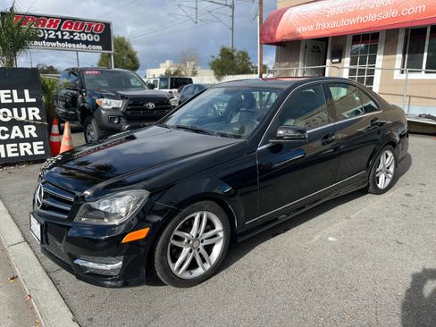 Used 2014 Mercedes-Benz C 250 Sedan image 3