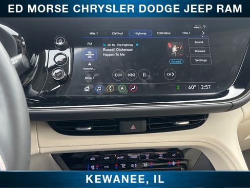 Used 2023 Buick Envision Avenir AWD/4WD image 28