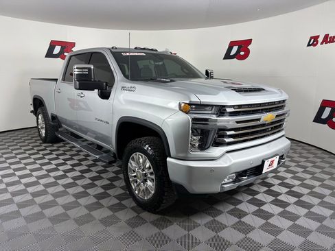 Used 2023 Chevrolet Silverado 2500 High Country w/ Technology Package image 8