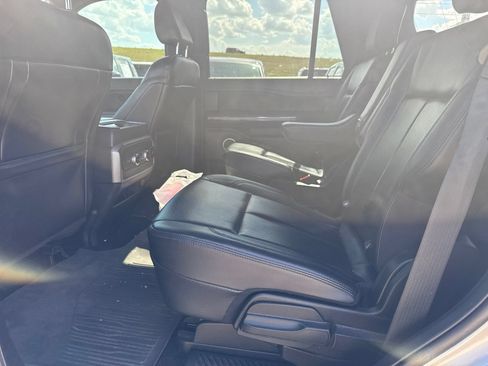 Used 2021 Ford Expedition XLT RWD image 9