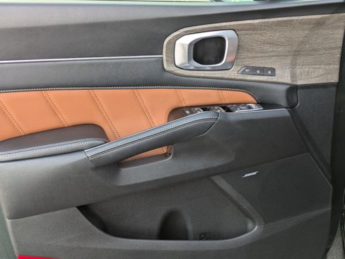 Used 2022 Kia Sorento SX Prestige w/ Rust Color Package image 9
