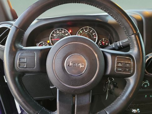 Used 2017 Jeep Wrangler Unlimited Sahara AWD/4WD image 15