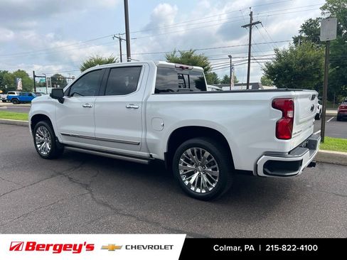 Certified 2022 Chevrolet Silverado 1500 High Country w/ Technology Package AWD/4WD image 6