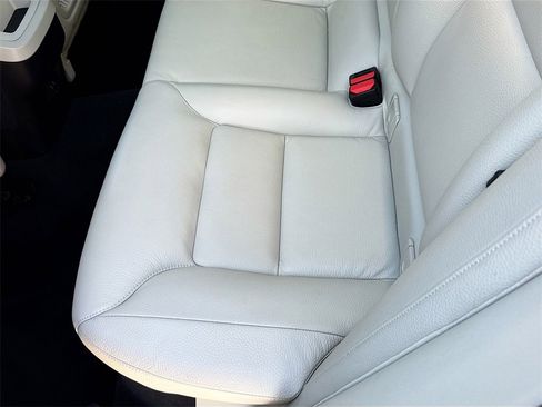 Used 2023 Volvo XC60 B5 Plus image 28