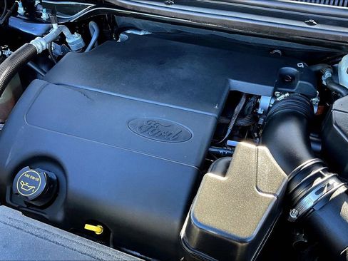 Used 2017 Ford Explorer XLT w/ Equipment Group 201A image 35