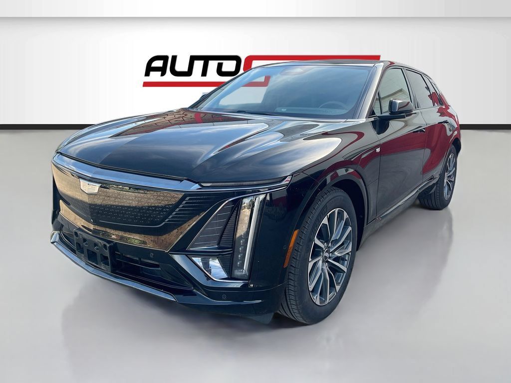 Used 2025 Cadillac Lyriq Sport AWD/4WD image 3