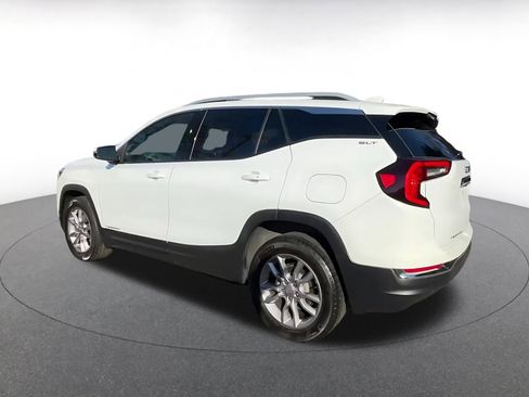 Used 2024 GMC Terrain SLT image 10