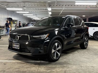 Used 2025 Volvo XC40 B5 Plus