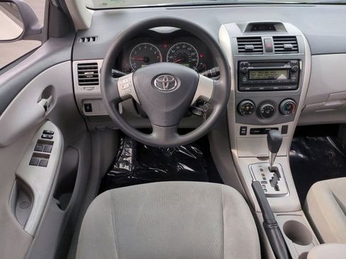 Used 2012 Toyota Corolla L image 24
