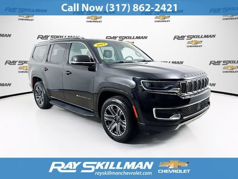 Used 2024 Jeep Wagoneer Series II w/ Flexible Seating Group AWD/4WD image 1