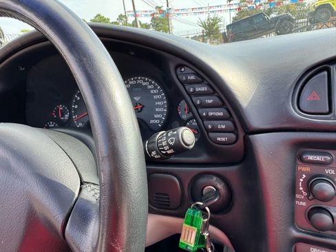 Used 2000 Chevrolet Corvette Convertible w/ Memory Pkg image 30