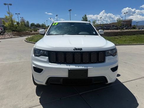 Used 2017 Jeep Grand Cherokee Altitude AWD/4WD image 2