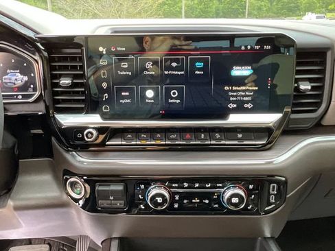 Used 2024 GMC Sierra 1500 SLT w/ SLT Premium Plus Package AWD/4WD image 20