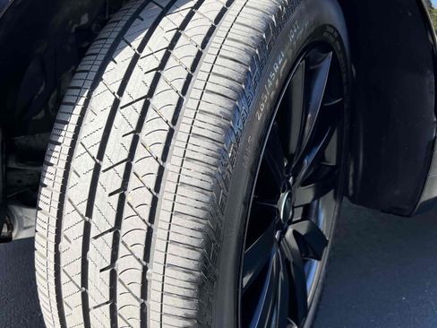 Used 2018 Land Rover Range Rover Velar R-Dynamic SE image 14