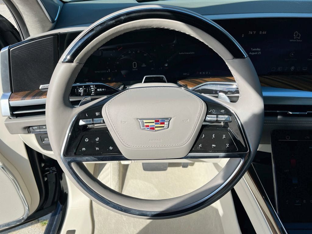 New 2026 Cadillac Escalade Platinum Luxury w/ LPO, Radiant Package AWD/4WD image 17