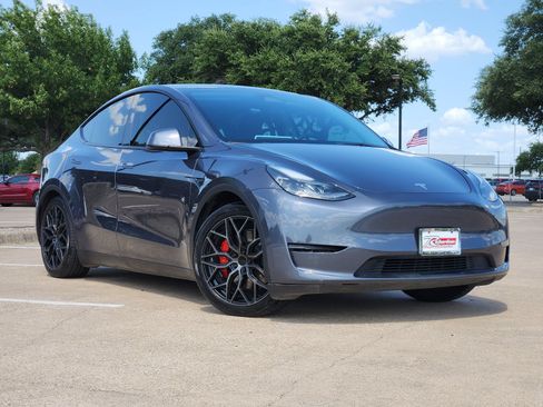 Used 2023 Tesla Model Y Performance AWD/4WD image 1