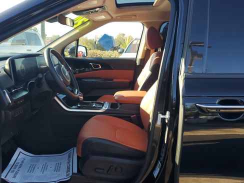 Used 2024 Kia Carnival SX Prestige image 18