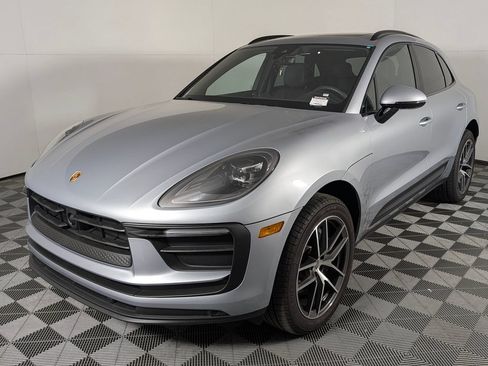 Certified 2026 Porsche Macan AWD/4WD image 1