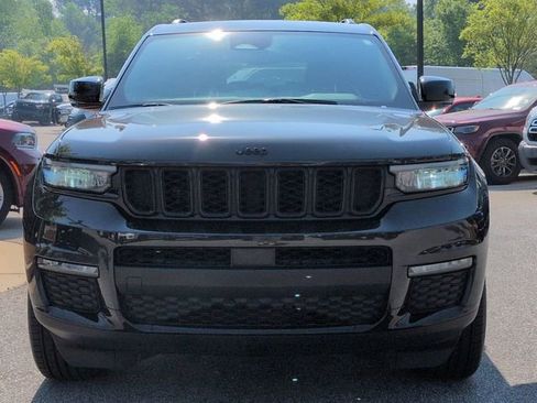 Certified 2024 Jeep Grand Cherokee L Limited w/ Black Appearance Package RWD image 9