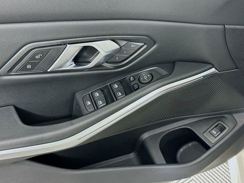 Used 2025 BMW 330i Sedan w/ M Sport Package image 18