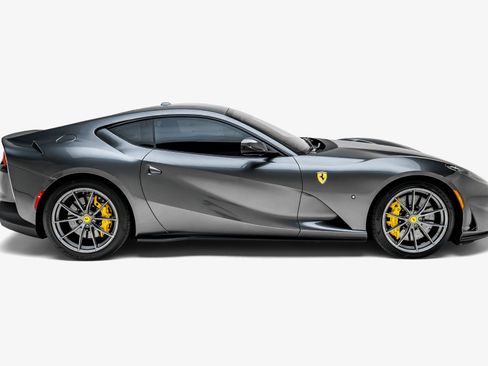 Used 2019 Ferrari 812 Superfast RWD image 6