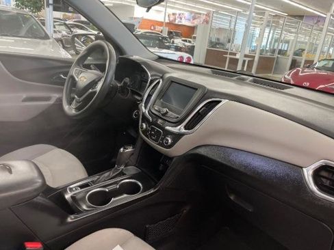 Used 2018 Chevrolet Equinox LS FWD image 15