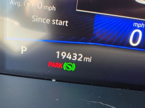 Used 2024 Volkswagen Taos SE image 30