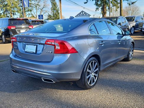 Used 2017 Volvo S60 T5 Inscription image 5