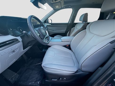 Used 2025 Hyundai Palisade SEL FWD image 16