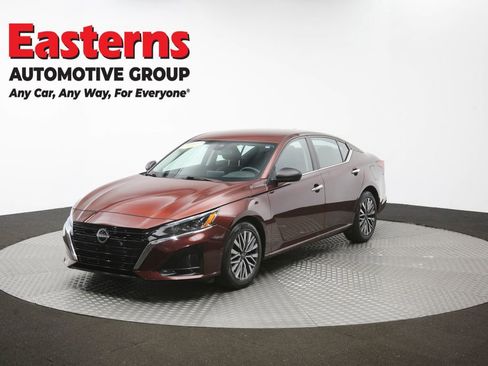 Used 2024 Nissan Altima 2.5 SV FWD image 55