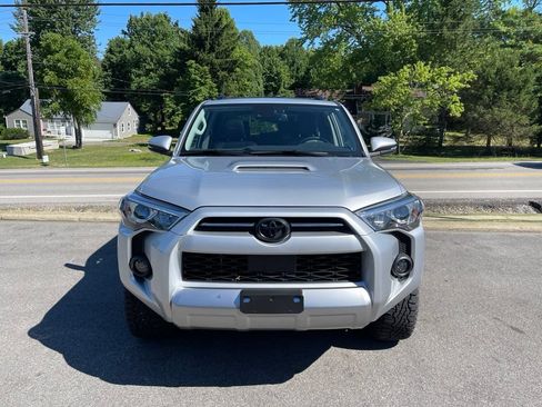 Used 2024 Toyota 4Runner TRD Off-Road Premium w/ Moonroof Package AWD/4WD image 4