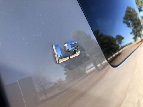 Used 2007 Chevrolet Suburban LS image 17