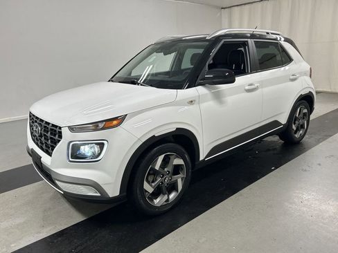 Used 2023 Hyundai Venue Limited w/ Cargo Package FWD image 5