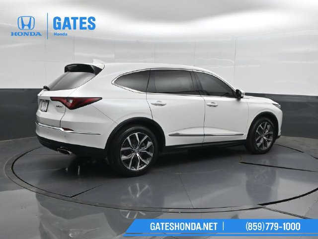 Used 2022 Acura MDX w/ Technology Package FWD image 2