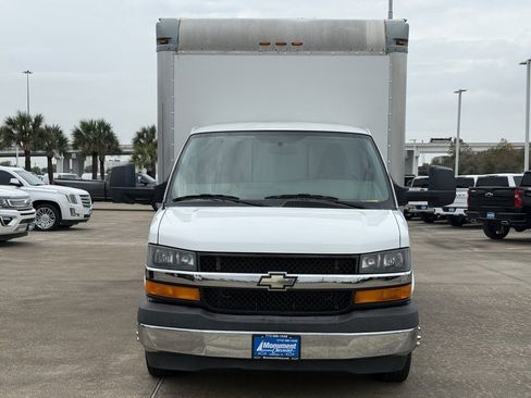 Used 2017 Chevrolet Express 3500 Work Van image 3