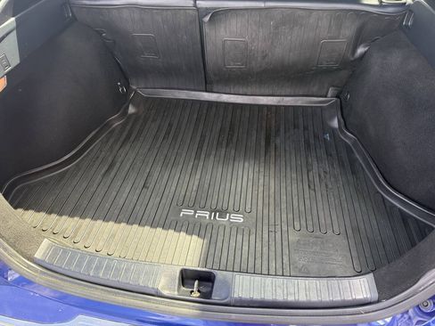 Used 2016 Toyota Prius Four w/ Advanced Technology Package FWD image 32
