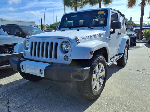 Used 2018 Jeep Wrangler Sahara w/ Connectivity Group image 2