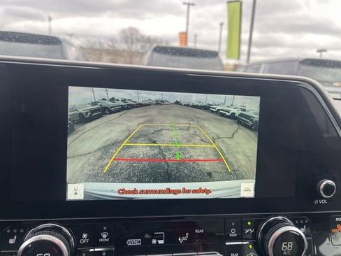 Used 2023 Toyota Highlander Limited image 23
