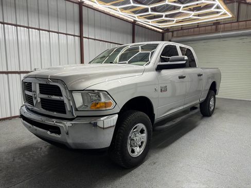 Used 2012 RAM 2500 ST w/ Chrome Appearance Group AWD/4WD image 3