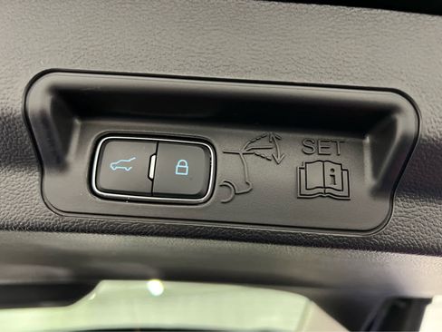 Used 2025 Ford Explorer Active w/ Active Comfort Package image 17